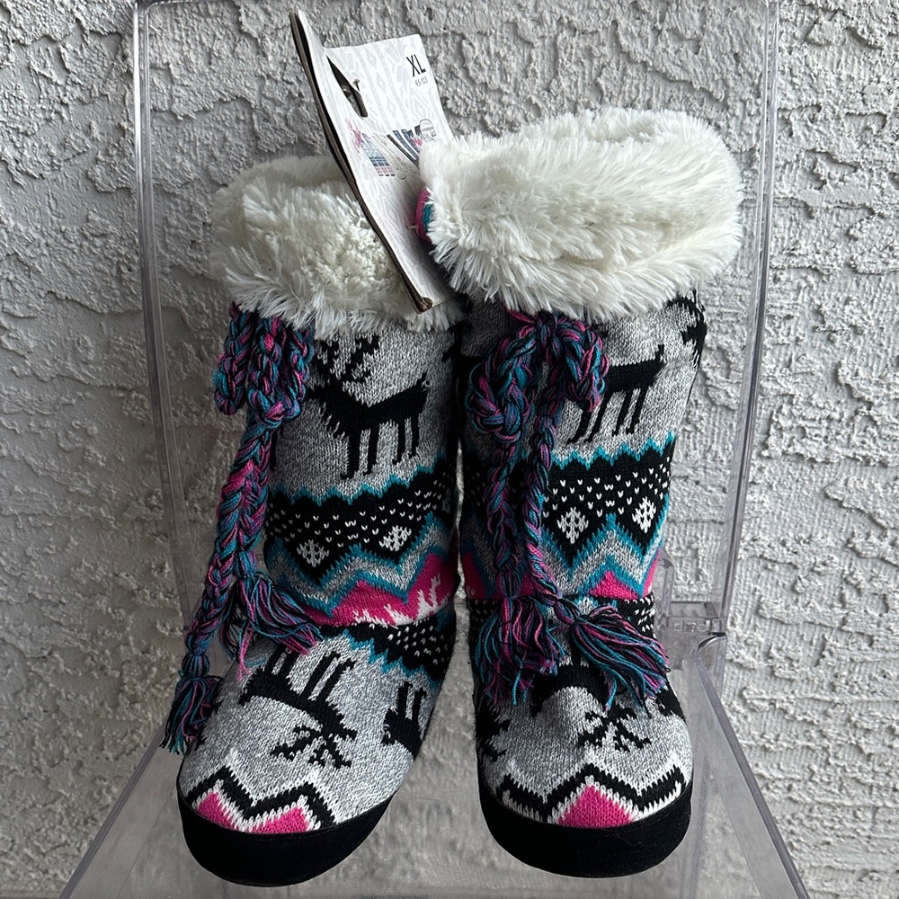 MUK LUKS Cozy Knit Reindeer Slipper Boots XL size 9,5-10,5-brand new with tags.